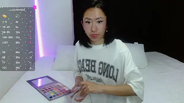 Anne Nicholson online show from December 2024 02:30:02 AM