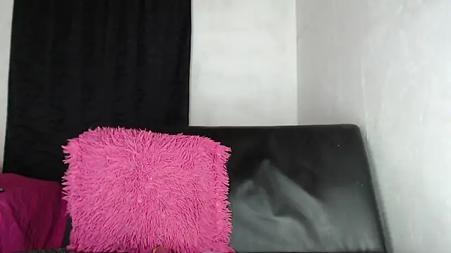 Snapshot of Catalinasexy_2 chatting on February 2025 02:12:01 AM Catalinasexy 2 online show from February 2025 02:12:01 AM