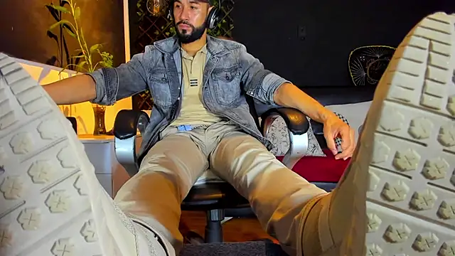 alessandro wye online show from February 2026 02:41:02 AM