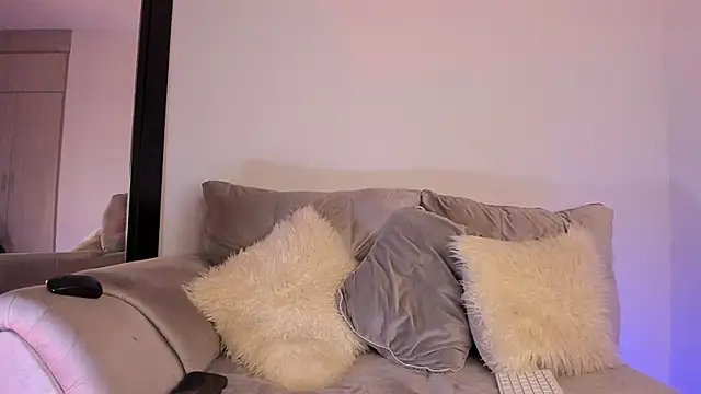 alanajonhsonm online show from September 2025 06:37:02 AM