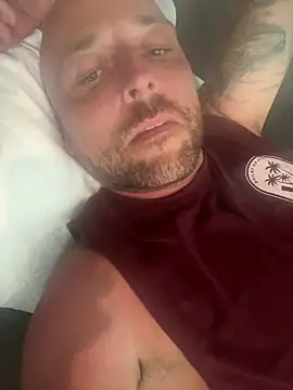 Snapshot of MADE_IN_LONDON chatting on February 2025 09:37:01 AM MADE IN LONDON online show from February 2025 09:37:01 AM