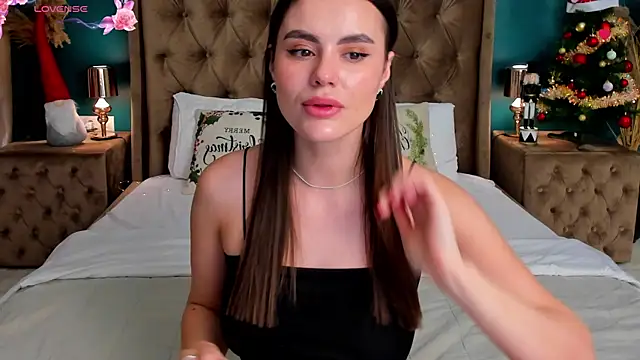 Snapshot of CalyMoon chatting on January 2026 08:21:02 PM CalyMoon online show from January 2026 08:21:02 PM