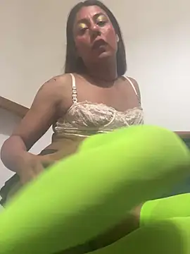 Yerucita online show from November 2025 01:37:02 AM