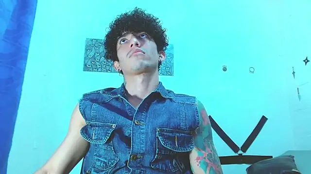 targuerian22 online show from December 2024 12:55:02 AM