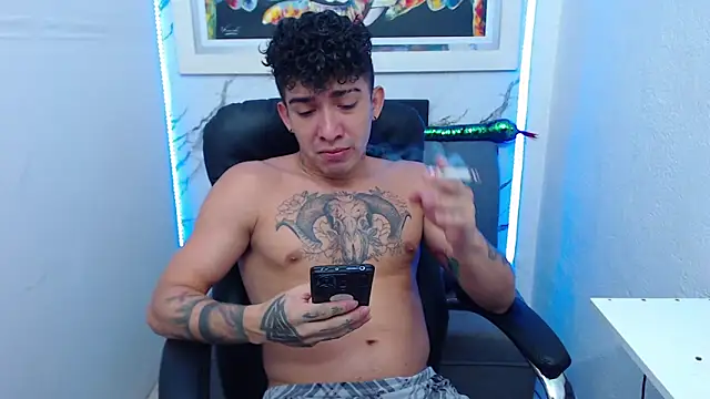 targuerian22 online show from October 2025 02:42:01 AM