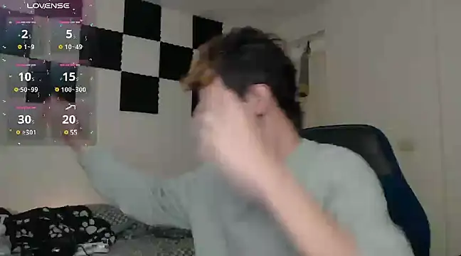 bryamado69 online show from March 2025 10:54:01 PM