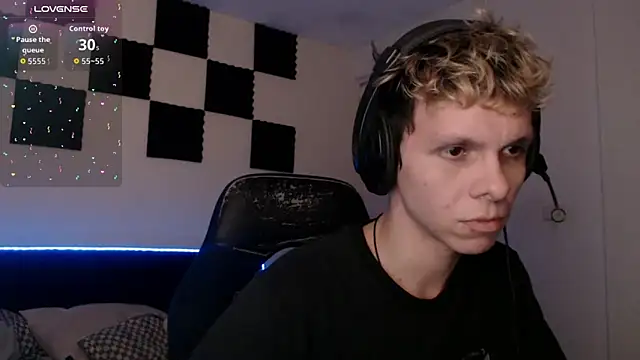 bryamado69 online show from October 2025 12:58:01 AM