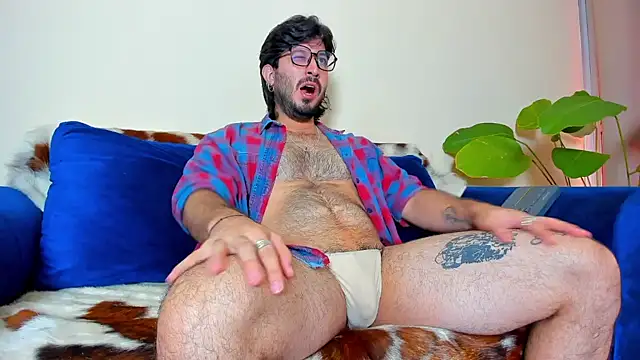 Snapshot of Ackerman_Eren_ chatting on February 2025 12:43:02 PM Ackerman Eren online show from February 2025 12:43:02 PM