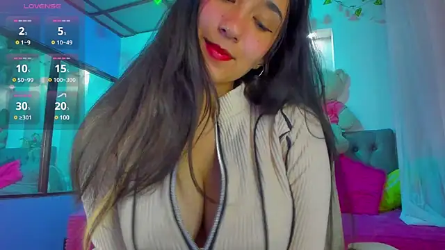Snapshot of juliieta_love chatting on December 2024 09:18:02 PM juliieta love online show from December 2024 09:18:02 PM