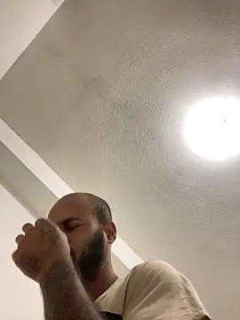 islandvybee55 online show from January 2025 07:52:02 AM