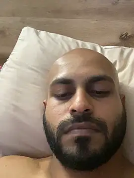 islandvybee55 online show from April 2026 06:19:02 PM