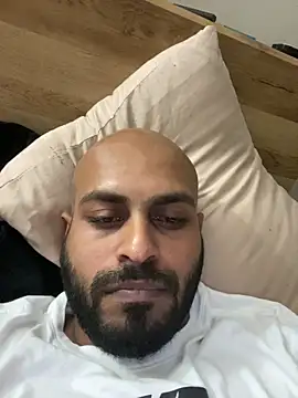 islandvybee55 online show from April 2026 02:33:01 PM