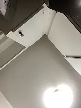 islandvybee55 online show from April 2026 07:13:02 AM