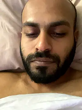 islandvybee55 online show from April 2026 08:53:02 PM