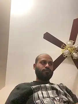 islandvybee55 online show from April 2026 11:25:02 PM