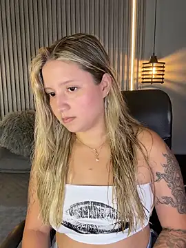 MiaPetit  online show from September 2025 10:15:02 PM