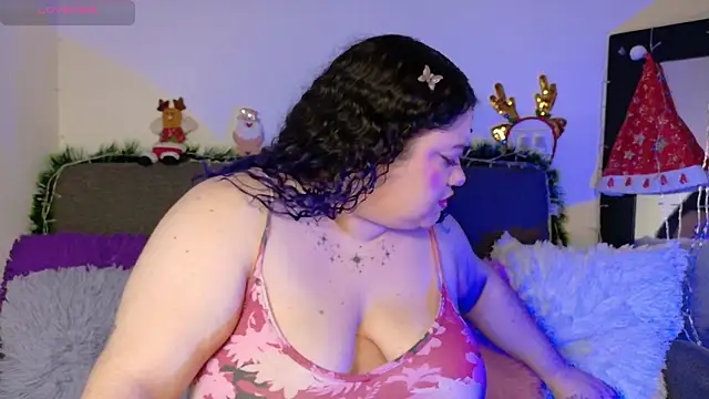 lunitaa0 online show from November 2025 05:18:02 AM