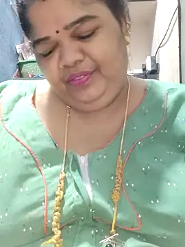 Snapshot of tamilthanushri chatting on April 2026 06:21:01 PM tamilthanushri online show from April 2026 06:21:01 PM