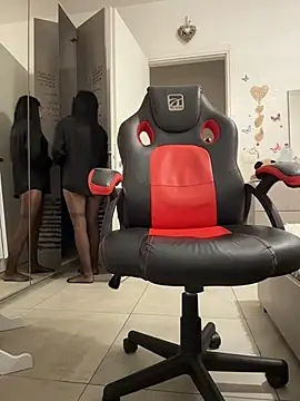 cicciolina online show from December 2025 01:09:02 PM