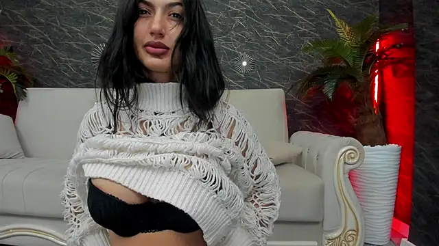 moona ray online show from December 2025 08:49:02 PM