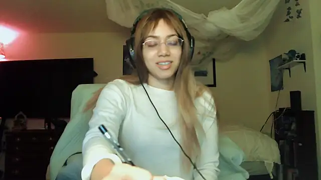 Snapshot of PolinaLoveX chatting on January 2025 11:51:02 PM PolinaLoveX online show from January 2025 11:51:02 PM