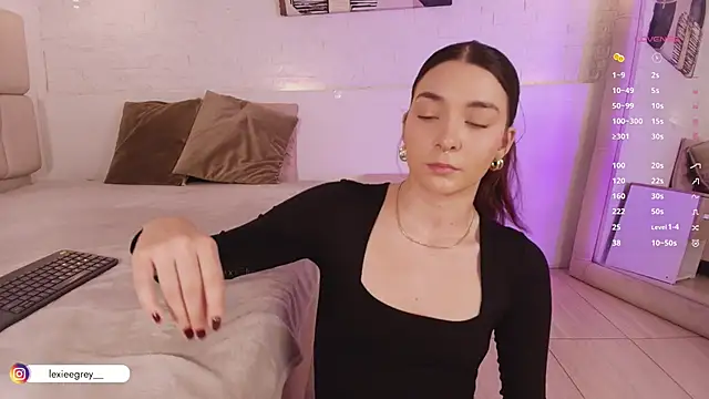 lexiee grey  online show from March 2025 12:44:02 PM