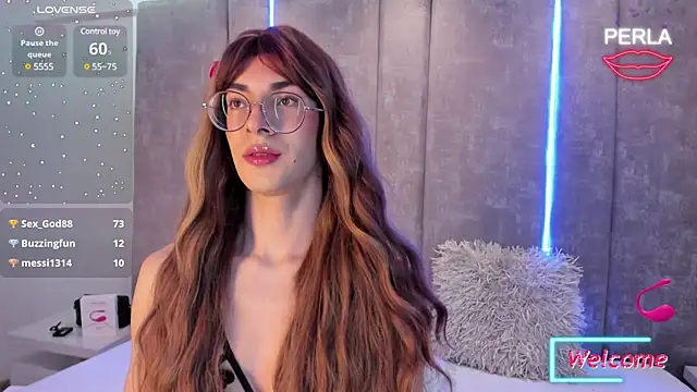 Snapshot of MaxiRogers chatting on February 2025 10:32:01 PM MaxiRogers online show from February 2025 10:32:01 PM