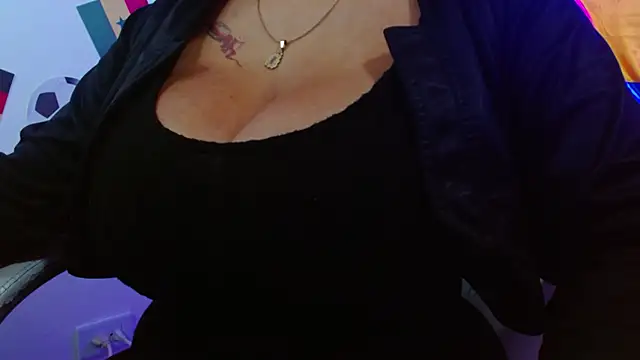 Snapshot of violletha chatting on June 2026 12:39:01 PM violletha online show from June 2026 12:39:01 PM