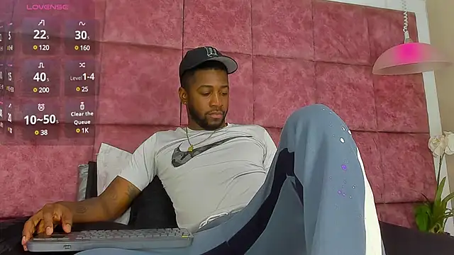 Drake Nassir4 online show from March 2025 09:01:02 PM