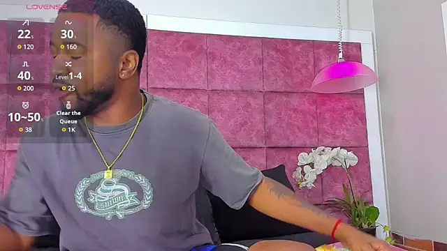 Drake Nassir4 online show from September 2025 02:28:02 PM