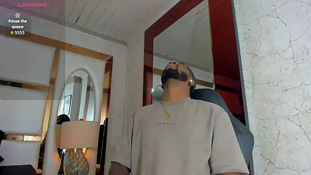 Drake Nassir4 online show from November 2025 02:55:02 PM