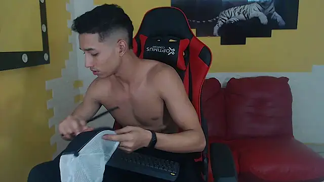 jose sexycumm online show from December 2024 07:20:01 PM