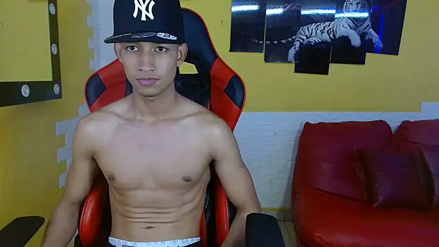 jose sexycumm online show from March 2025 10:55:02 PM