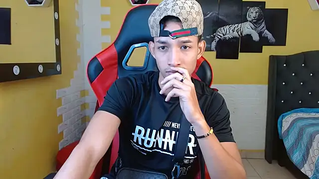 jose sexycumm online show from October 2025 07:12:01 PM