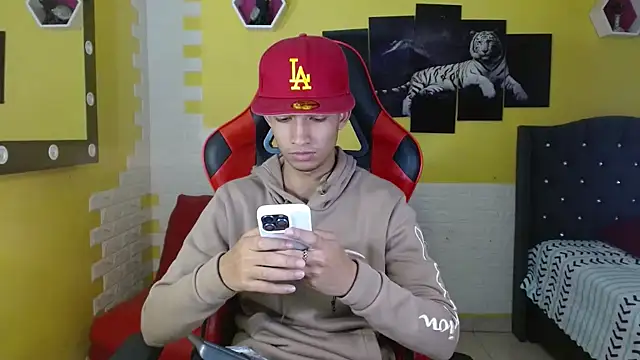 jose sexycumm online show from October 2025 08:29:01 PM