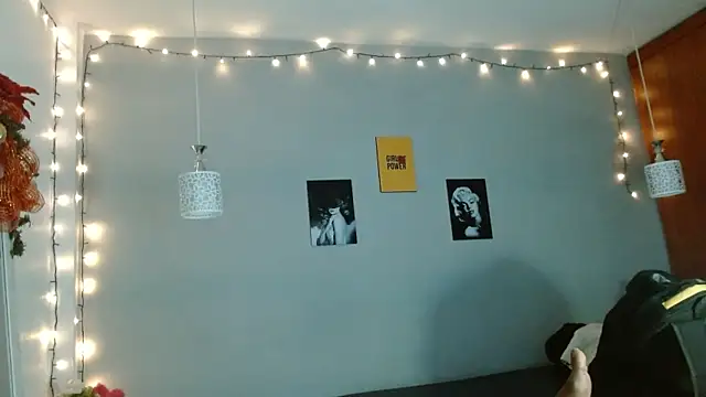 Snapshot of Kimandyuk chatting on December 2024 07:03:02 PM Kimandyuk online show from December 2024 07:03:02 PM