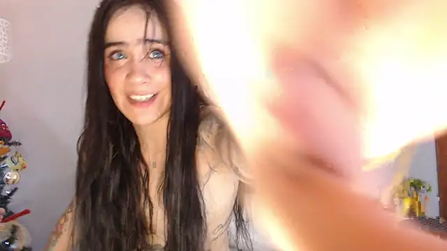 Snapshot of Kimandyuk chatting on December 2024 01:39:02 AM Kimandyuk online show from December 2024 01:39:02 AM