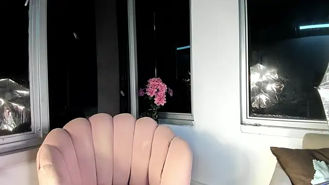 Snapshot of Megan_Lim chatting on December 2024 10:18:01 AM Megan Lim online show from December 2024 10:18:01 AM