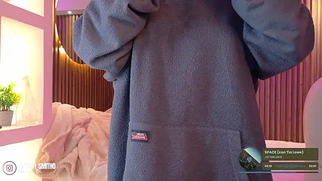 Lucy Smith2 online show from December 2025 03:56:02 AM