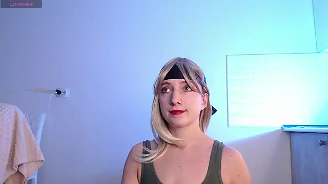 Eva Hailey  online show from January 2025 05:00:02 AM