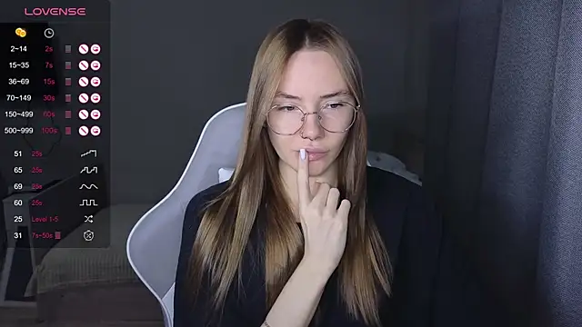 littlevildevil online show from December 2025 09:04:01 AM