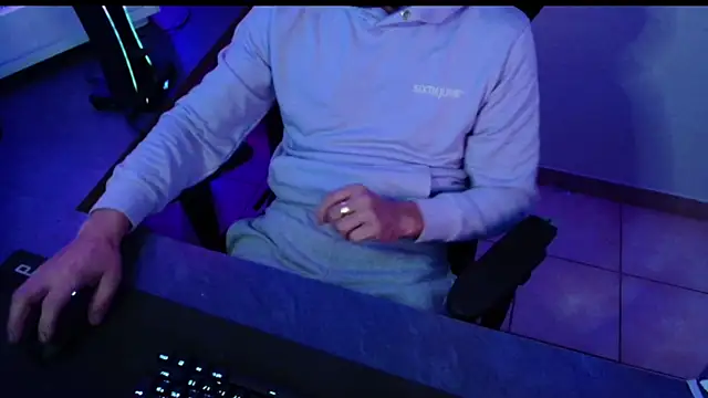 Snapshot of Vlad230323 chatting on December 2024 04:16:01 PM Vlad230323 online show from December 2024 04:16:01 PM