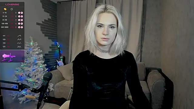 Snapshot of Milena_marshmalows chatting on December 2024 08:10:02 PM Milena marshmalows online show from December 2024 08:10:02 PM