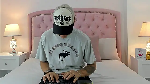 Snapshot of Buda_and_Cataleya_ chatting on January 2025 04:28:01 PM Buda and Cataleya  online show from January 2025 04:28:01 PM