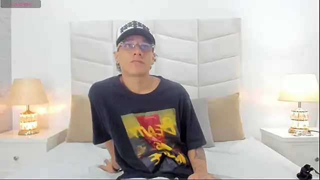 Snapshot of Buda_and_Cataleya_ chatting on March 2025 02:45:01 PM Buda and Cataleya  online show from March 2025 02:45:01 PM