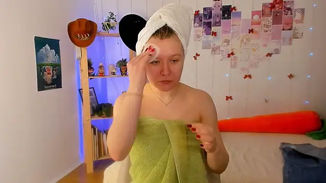 Snapshot of leazy_peazy chatting on March 2025 09:04:02 AM leazy peazy online show from March 2025 09:04:02 AM