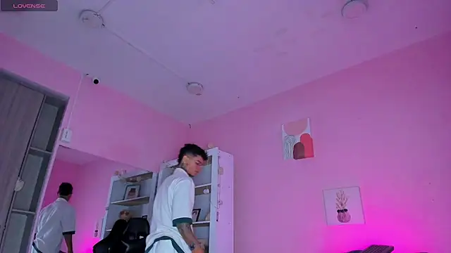 Ian Castillo  online show from November 2025 11:10:01 AM