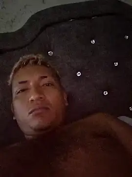 Snapshot of BingedHearts chatting on February 2026 11:28:02 AM BingedHearts online show from February 2026 11:28:02 AM