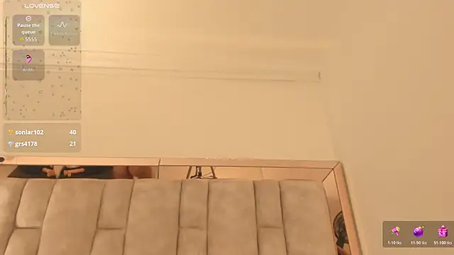 Oliviaa Evans online show from October 2025 10:38:02 AM