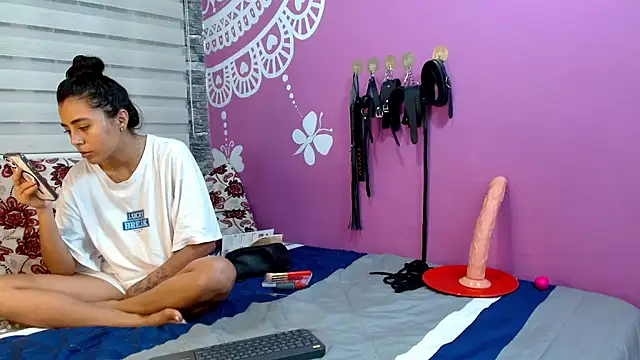 AntonellaAndNoah online show from February 2026 05:12:01 AM